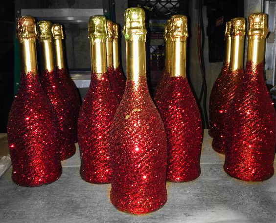 Paint bottles of champagne for the holiday