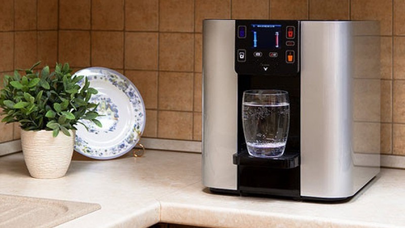 Cooler vand tabel: køling og opvarmning, hjem mini dispenser til kolde i 5 liter, HotFrost, anmeldelse modeller