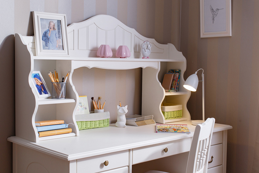 Table with comfortable superstructures in the girls room