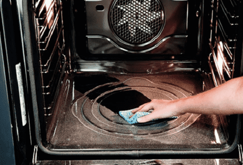 Kaip valyti elektrinę viryklę iš nešvarumų, riebalų pėdsakų ir masto namuose?