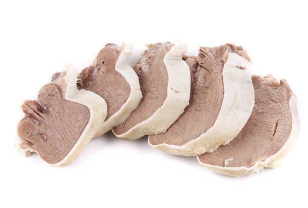 Wie man Rinder- und Schweinefleischzunge richtig kocht: Geheimnisse und Tricks