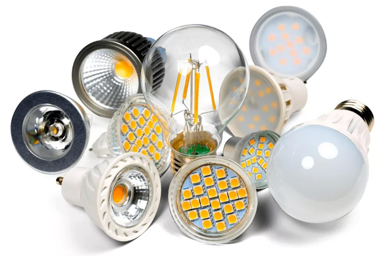 It is worth mentioning right away that the most profitable and safe type of lamps for wall lamps is LED. They cost more than incandescent lamps and other energy-saving lamps, but surpass all combined in terms of durability and efficiency.