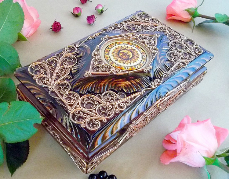 Og en note - boksen er mye vakrere bokser, selv om de er malt eller dekorert med annen kunstnerisk måte. Saken er mer komplisert formeFOTO: cs1.livemaster.ru
