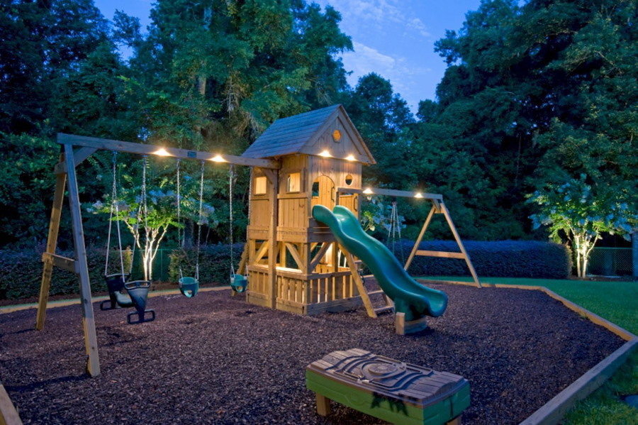 Iluminación de alta calidad del parque infantil en el país.