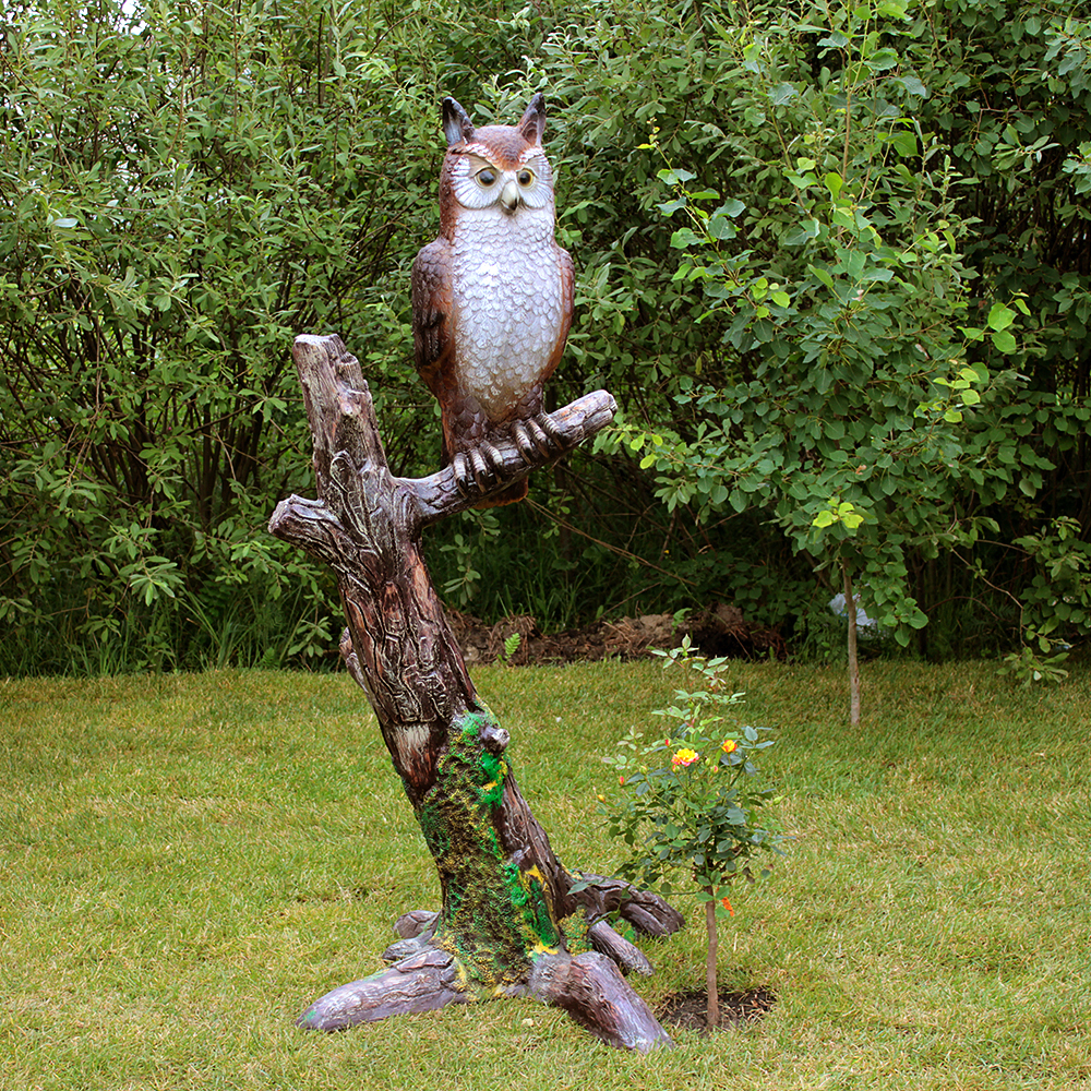 postava pro zahradní sovu na větvi