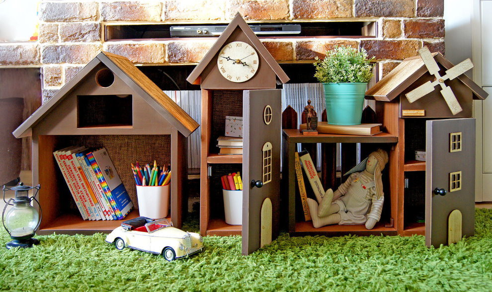 Outdoor shelf for small children
