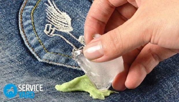How to remove the chewing gum from clothes?