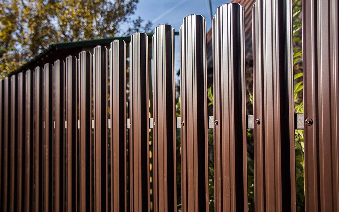 metalni ograda drvena
