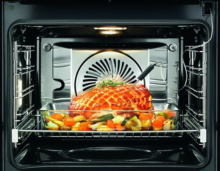 De temperatuursonde in elektrische ovens regelt perfect de verwarmingstemperatuur in het product