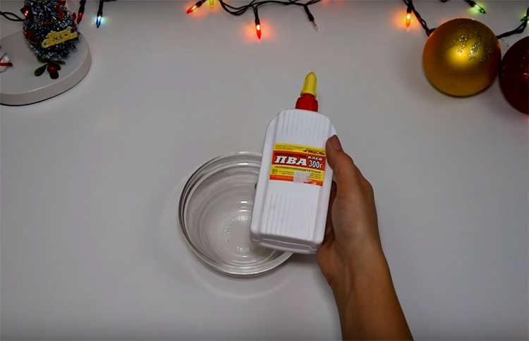 You will also need regular PVA stationery glue. Pour it into a bowl and dilute a little with plain water at room temperature in a ratio of about 2 to 1: for 2 parts of glue - 1 part of water