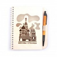Houten notitieboekje met een pen Moskou - de hoofdstad