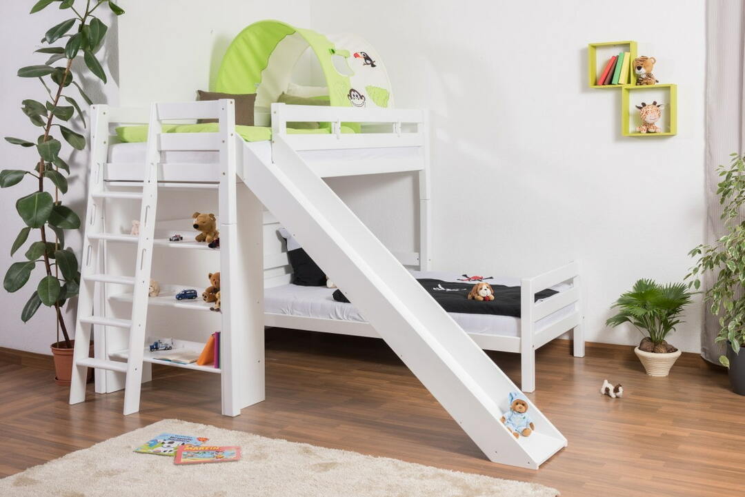 Detská poschodová posteľ s rebríkom a šmykľavkou