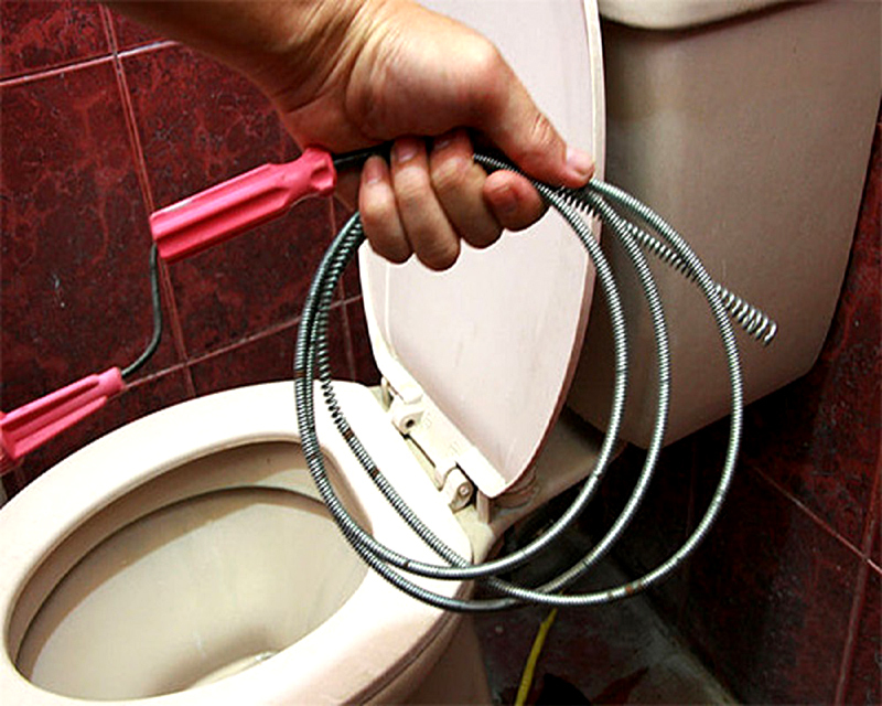 How to clean a blockage in the toilet: methods, chemical and mechanical devices