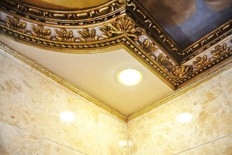 Decorating false ceilings with baguettes