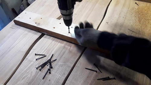Kako napraviti lijep namještaj od prirodnog drva vlastitim rukama