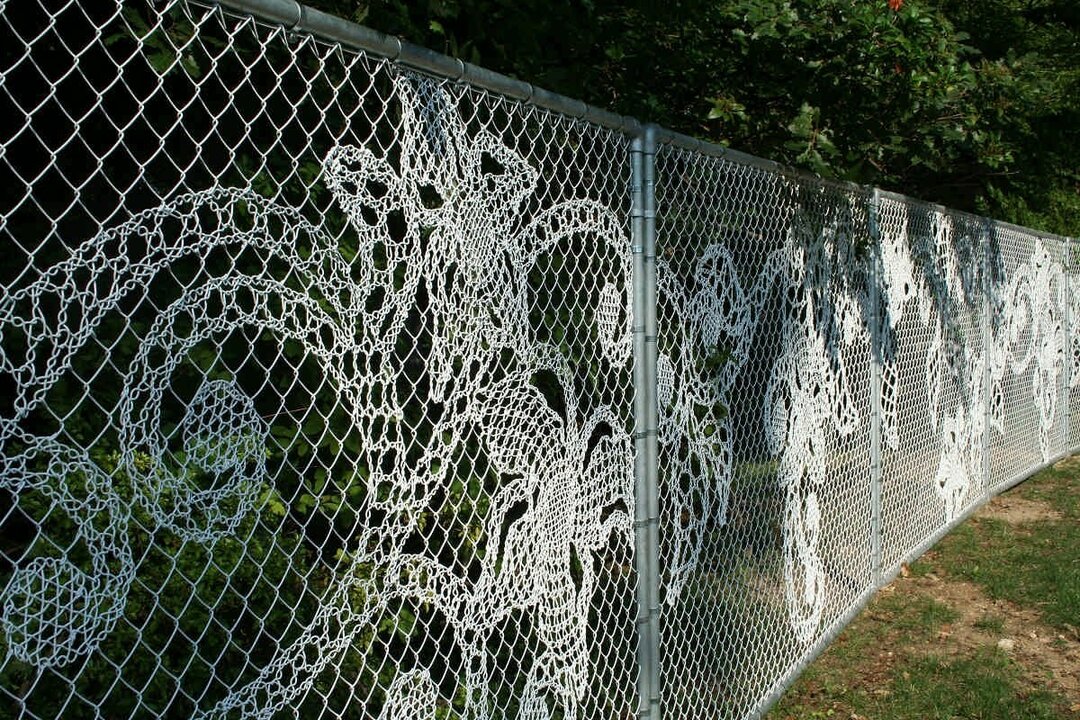 mesh fence decor