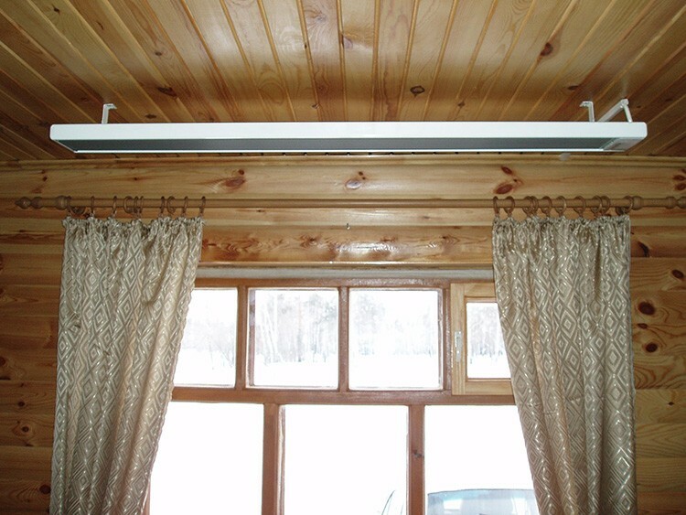 Ved å plassere varmeapparatet under taket kan du holde det brukbare området i rommet fritt