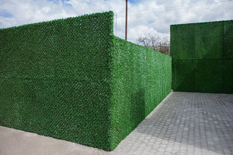 Green fence mesh is the most popular option