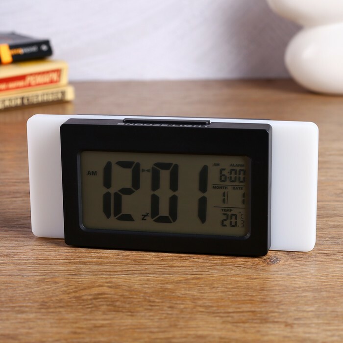 Reloj despertador electrónico, con retroiluminación, temperatura, fecha, batería 3ААА, 17х4х7 cm, negro