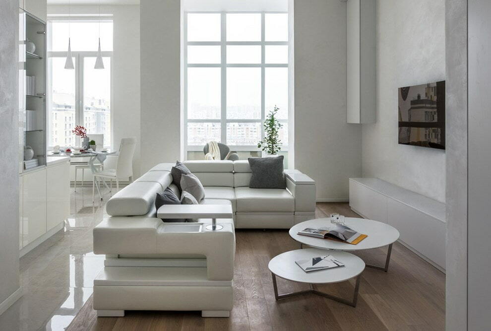 Modern stílusú bőr kanapé a nappaliban