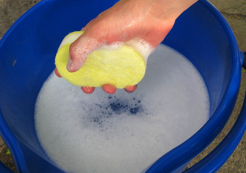 Príprava mydlového roztoku a špongie