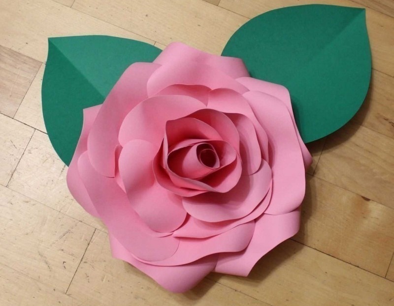 Charming roses from scrap materials