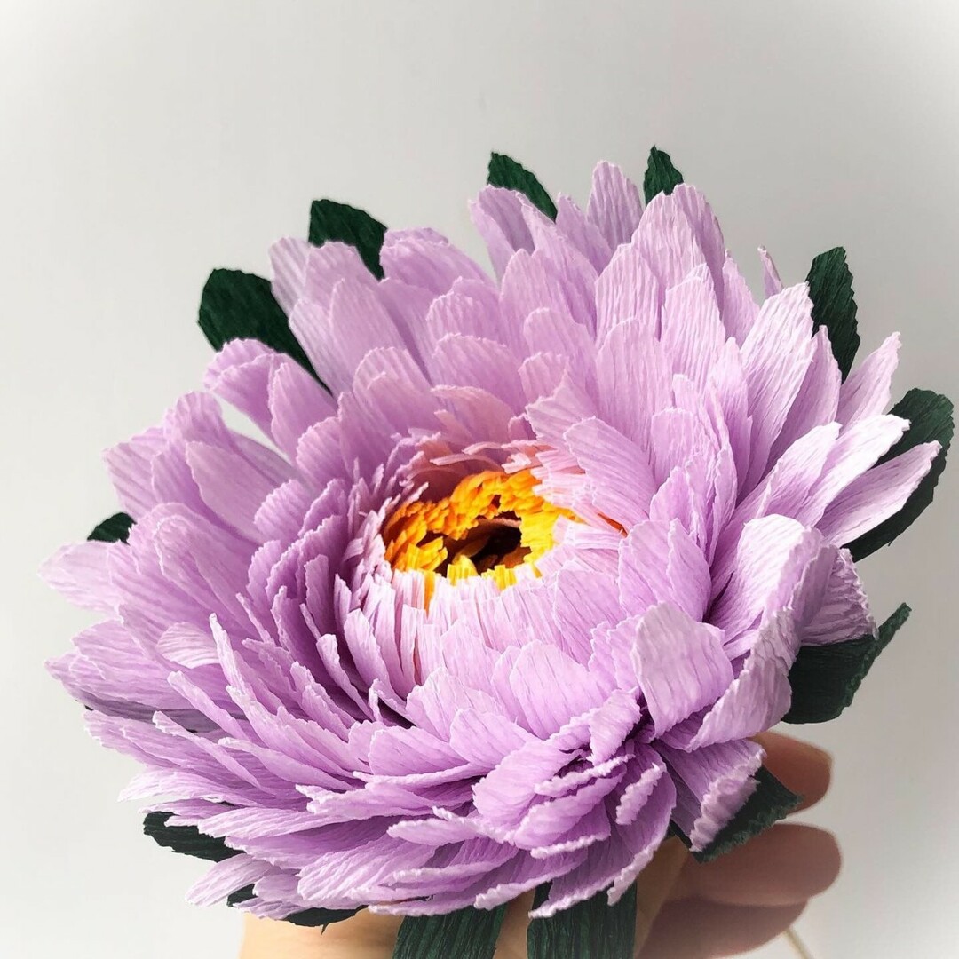 Hogyan készítsünk gyönyörű virágokat hullámpapírból