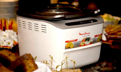 Which company's bread maker should be bought: "Panasonic", "LG", "Moulinex" or "Kenwood"