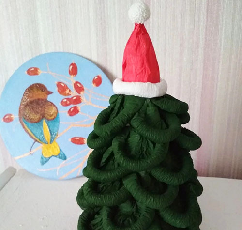 DIY-kerstboom van afvalmateriaal