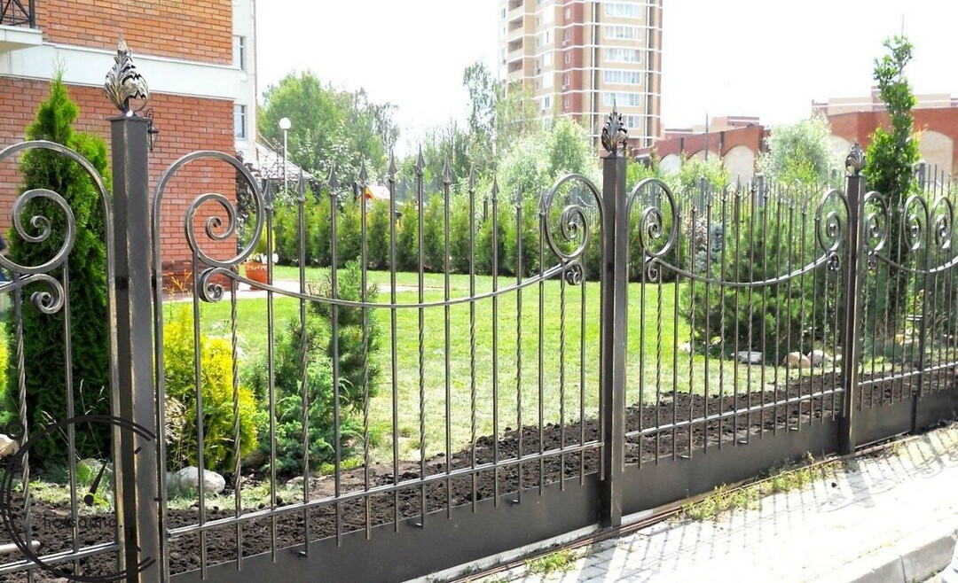 sectional fence forged-welded design photo