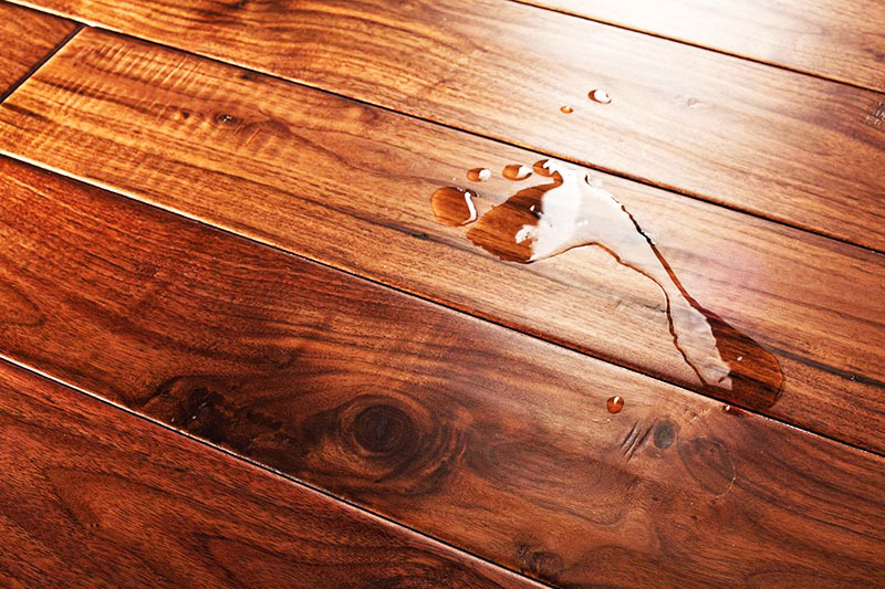 Nebezpečí pro dřevěnou podlahu