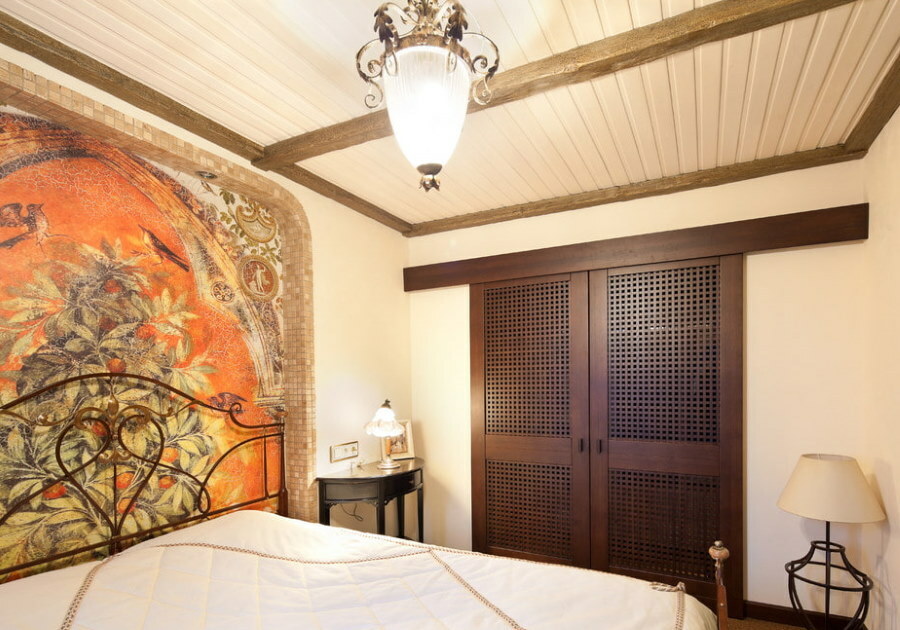 Cozy Mediterranean style bedroom