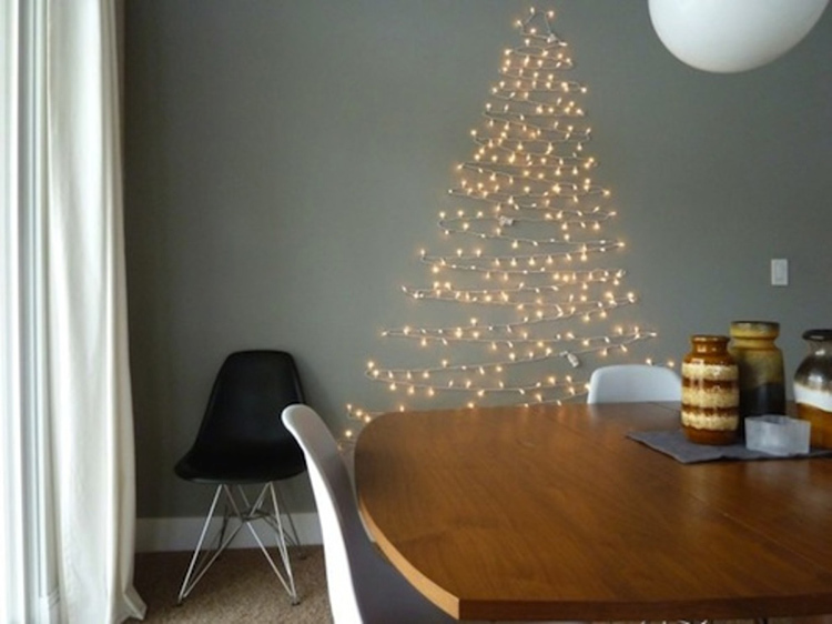 Wie schön, einen Weihnachtsbaum für zu Hause zu schmücken: Fotos von interessanten Lösungen für ein festliches Interieur im Jahr 2020