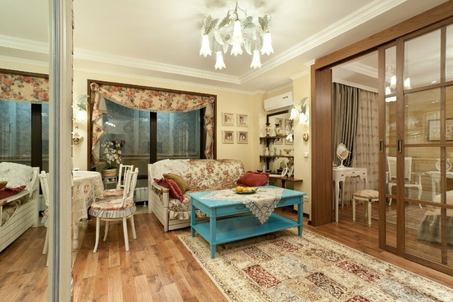Interior de um apartamento no estilo provençal