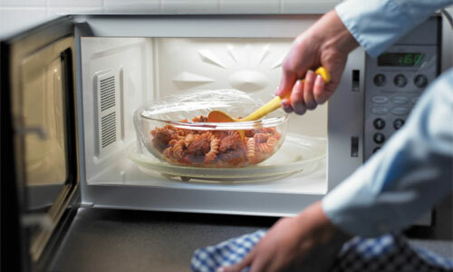 How to choose a microwave oven and do not overpay extra money