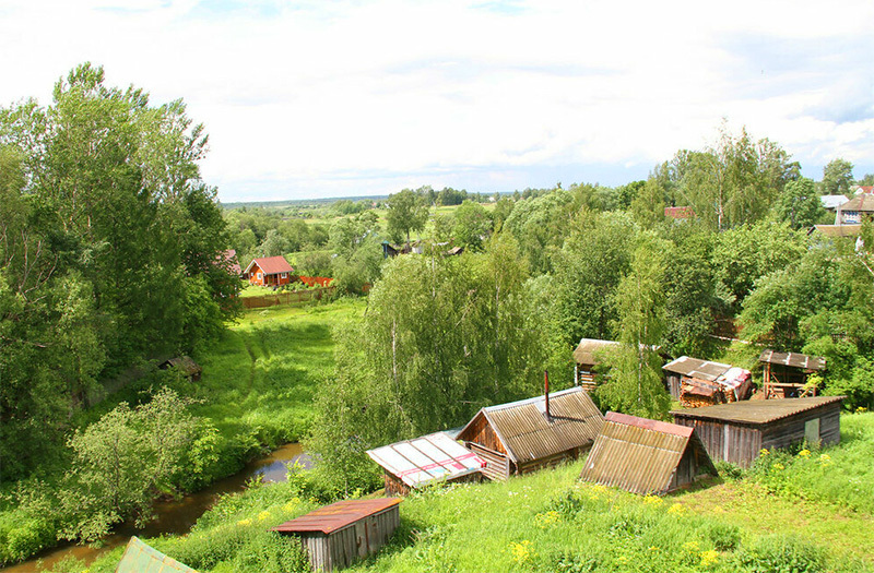 Vyatskoye is surrounded by almost virgin nature