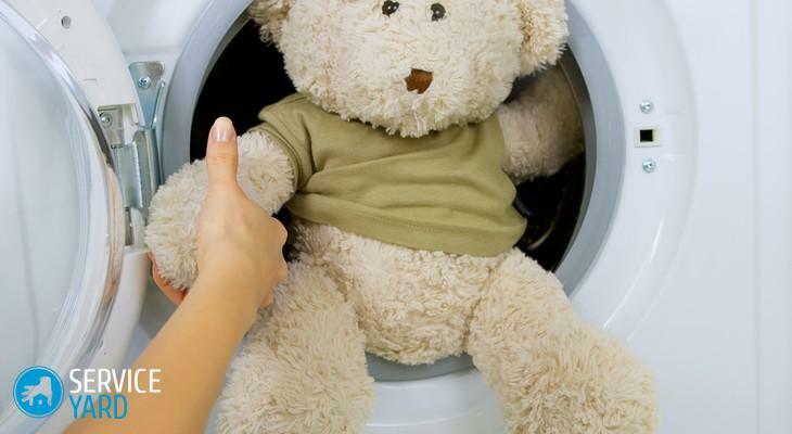 How to wash soft toys in a washing machine?