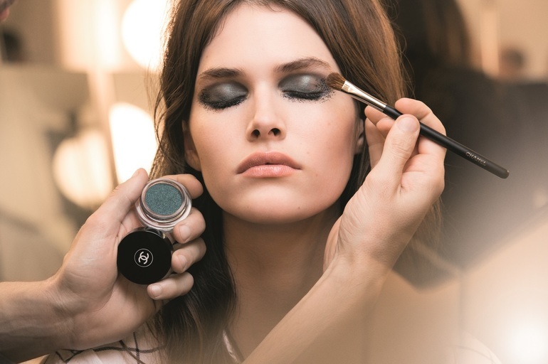 Perfektný make-up: vzrušujúce a cool pre každodenný život o vniknutie do systému
