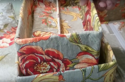 Nice e confortável: cesta artesanato com as mãos