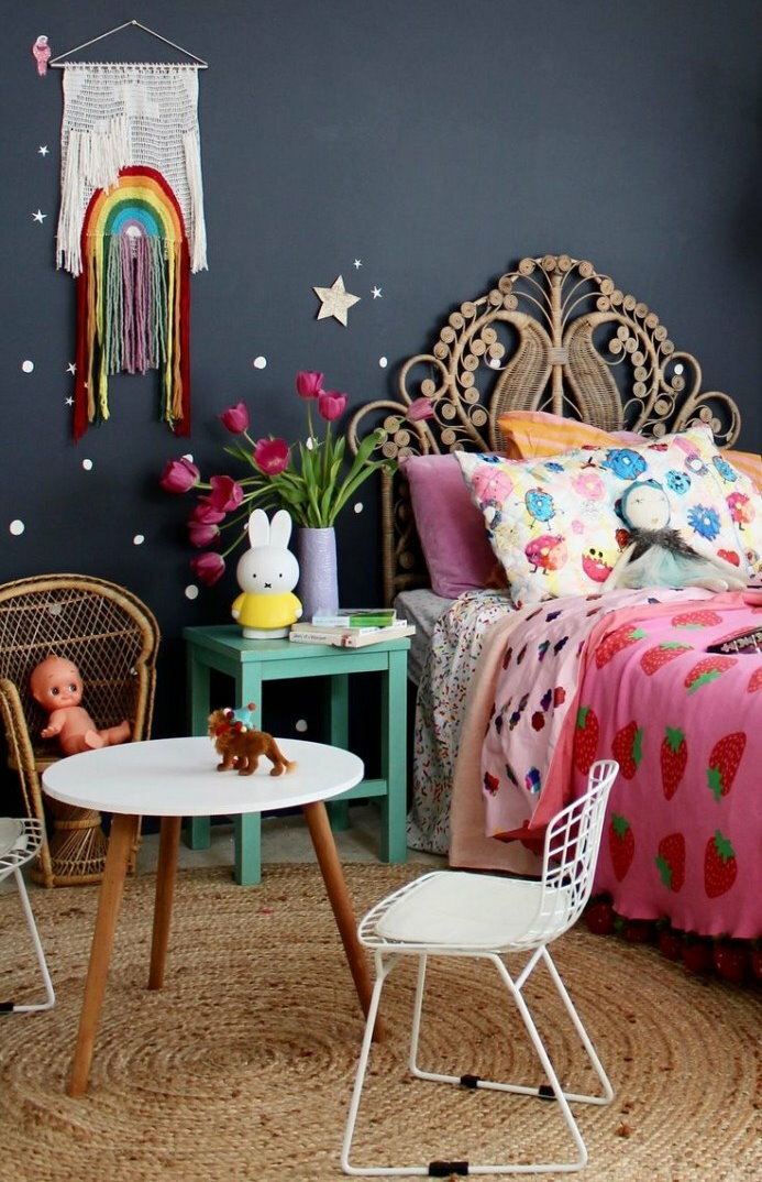 Ein Kinderzimmer für ein kleines Mädchen dekorieren