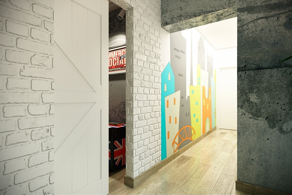 Interijer hodnika u stilu potkrovlja s grafitima na zidu