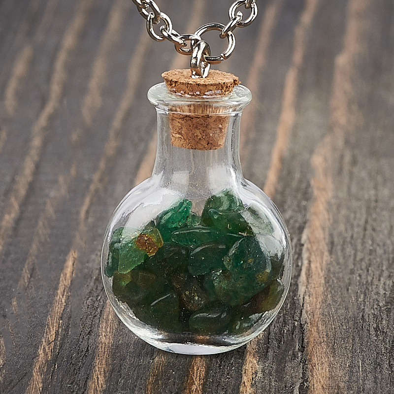 Prívesok avanturín zelený (bij. zliatina, sklo) fľaša 3 cm