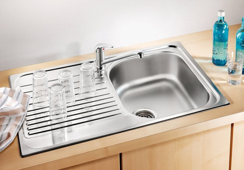 Features of caring for a stainless steel sink