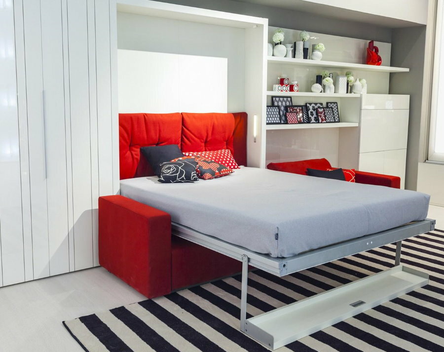 Összecsukható ágy egy kis lakásban