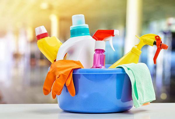 Klor za dezinfekcijo vode, pomožnih prostorov in stranišč