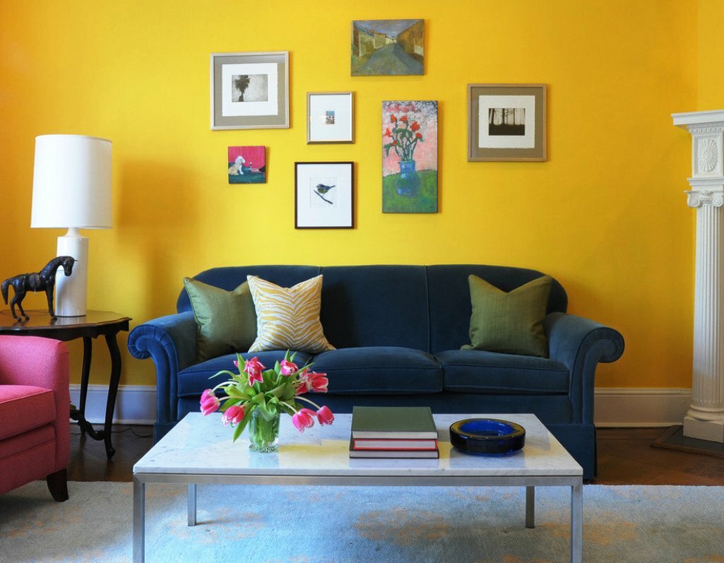 žlté steny v obývačke