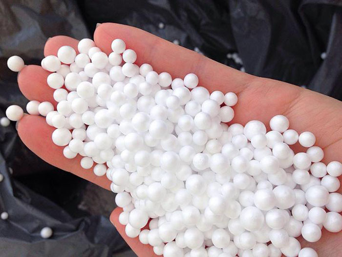 And finally, there is the most suitable option: polystyrene foam balls, bulk insulation, which can be found in a building materials store