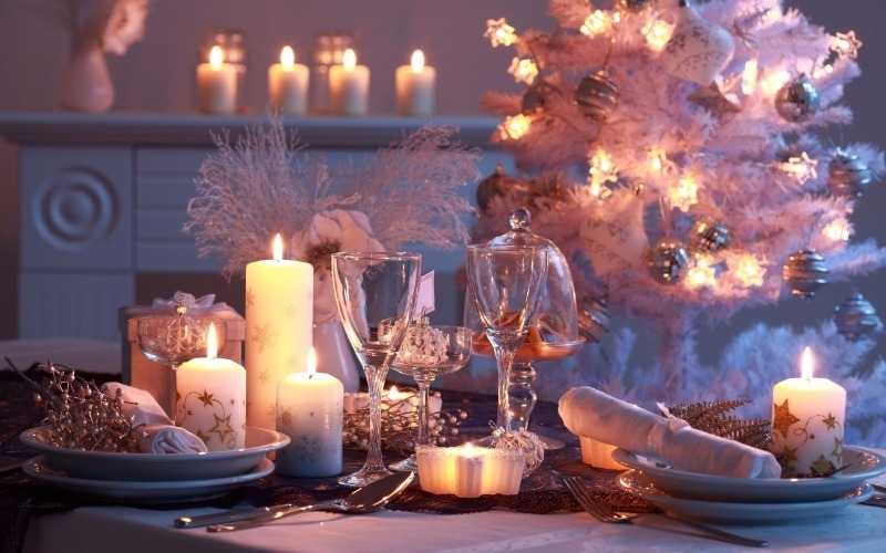 Jak nakryć stół noworoczny, aby dobrobyt czekał na rodzinę?