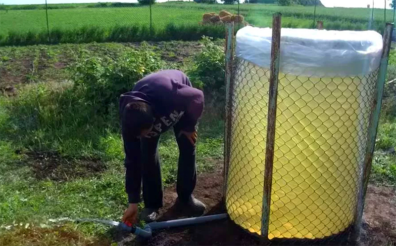 I serbatoi per l'irrigazione automatica possono anche essere realizzati con le tue mani da materiali di scarto e grandi quanto necessario