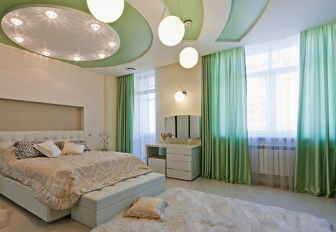 Foto stropi iz mavčnih plošč za spalnico: viseči, osvetljeni, dvonivojski
